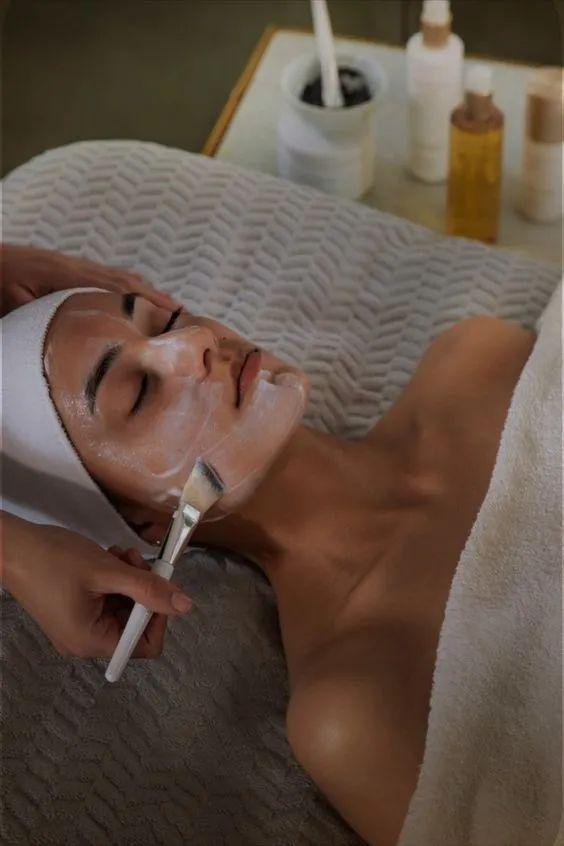 没有BellaHadid赶不上的风潮用情绪护肤打动倦怠年轻人？(图10)