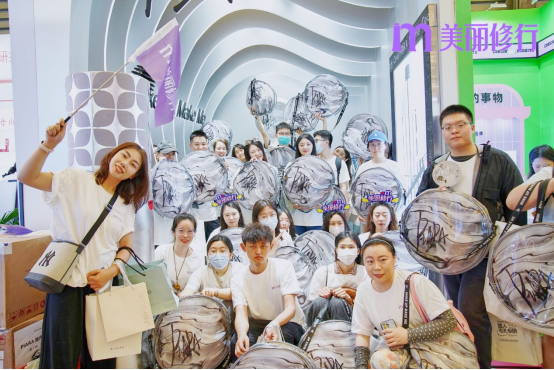 PG电子网站错过等一年！参观团带你云逛美博会你准备好加入我们了吗？(图7)