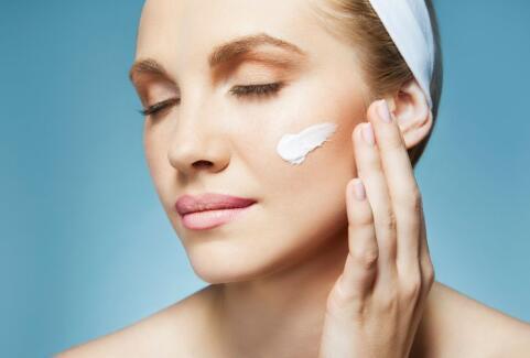 PG电子网站一到秋冬肌肤就有“小情绪”？不妨试试它(图5)