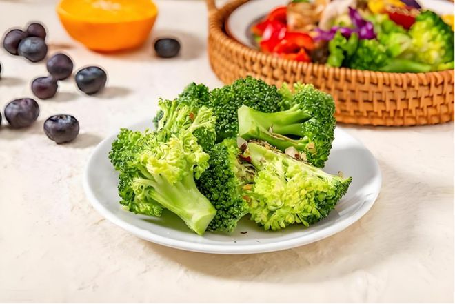 远离敏感肌？这4类食物要吃对！脸皮越吃越厚(图4)