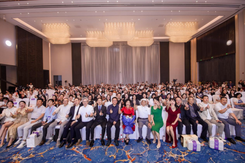 静博士“活到一百岁”AI青春抗衰老大会生命要有长度和厚度(图2)