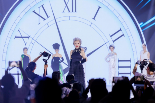 静博士“活到一百岁”AI青春抗衰老大会生命要有长度和厚度(图11)