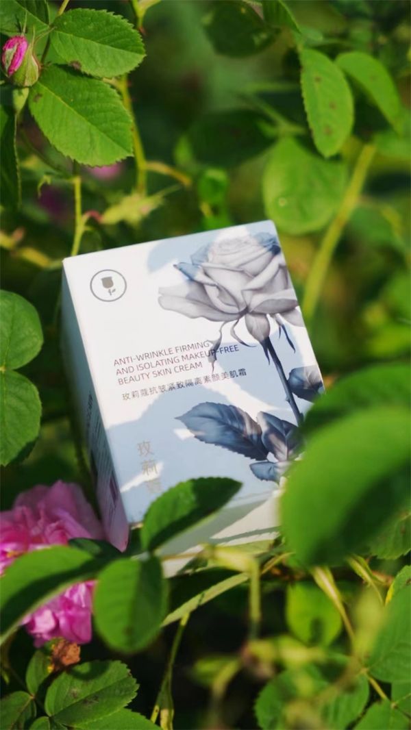 玫莉蔻玫瑰素颜霜和定妆蜜粉以玫瑰之名书写爱的浪漫(图1)