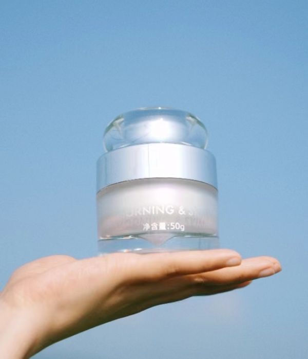 玫莉蔻玫瑰素颜霜和定妆蜜粉以玫瑰之名书写爱的浪漫(图3)