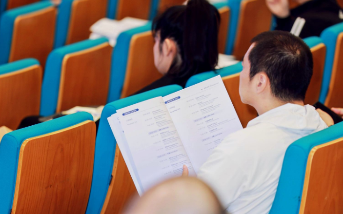 PG电子网站《2024中国长寿科技白皮书》发布！解锁抗衰老科技密码领航健康长寿新征程(图2)
