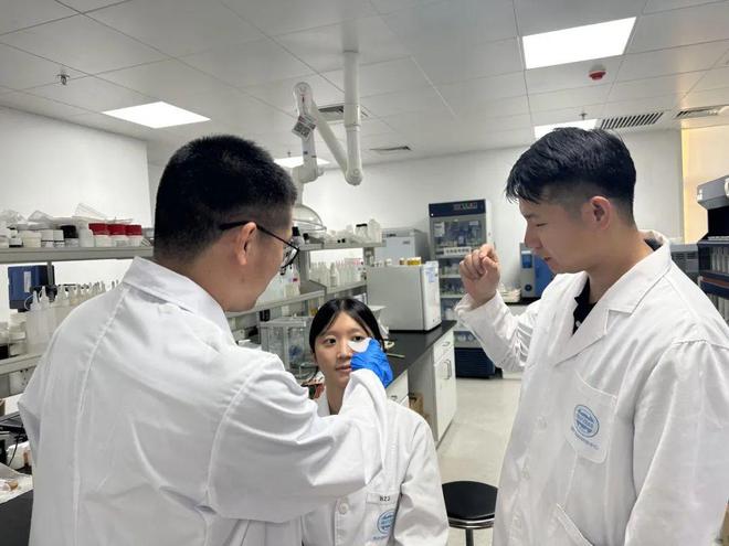 PG平台聚焦熟龄肌精准抗老美人媄引领科技护肤新高度(图4)