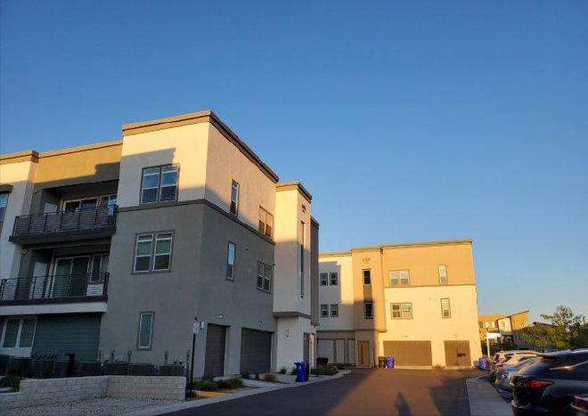 PG平台东北大妈在美国养老租房捡破烂日赚5美元采访直言还是美国好(图10)