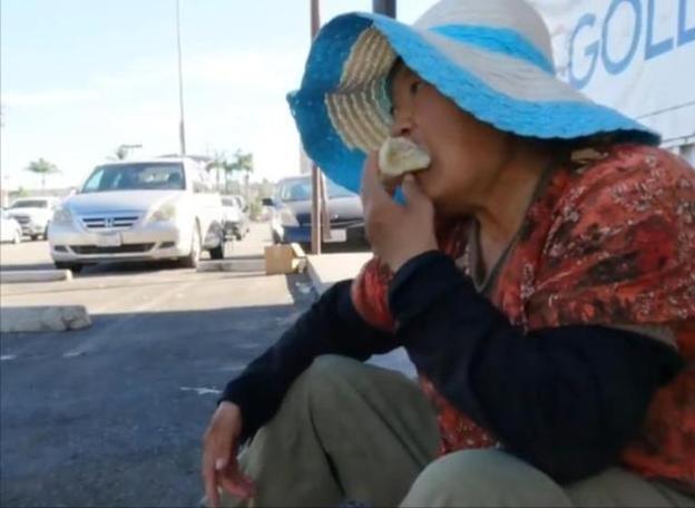 PG平台东北大妈在美国养老租房捡破烂日赚5美元采访直言还是美国好(图14)