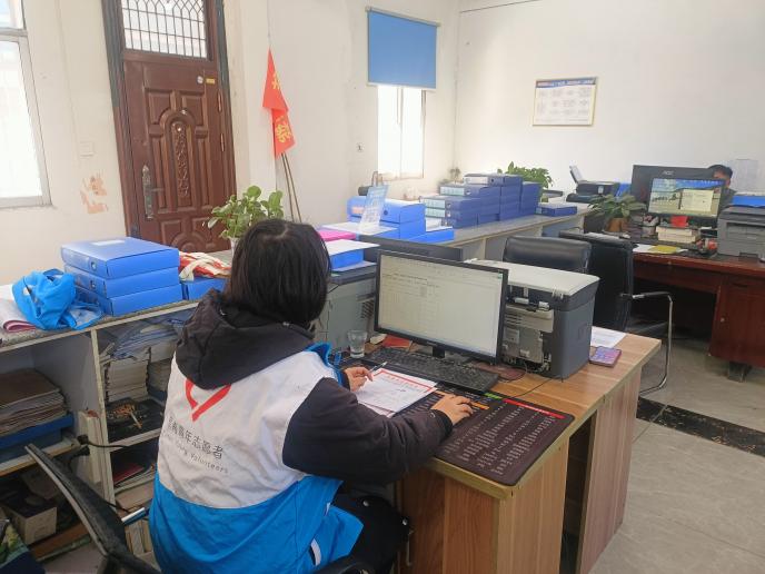 阜南青年志愿者用专业服务传递温暖(图3)