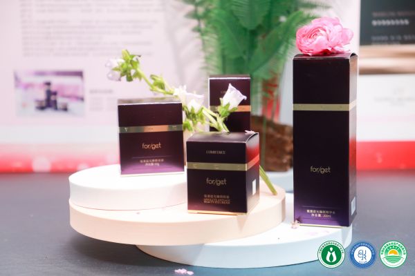 PG电子网站forget护肤品牌“谜漾逆光臻颜系列”荣获第四届中国抗衰老化妆品产业发展大会“优秀产品创新案例”(图4)