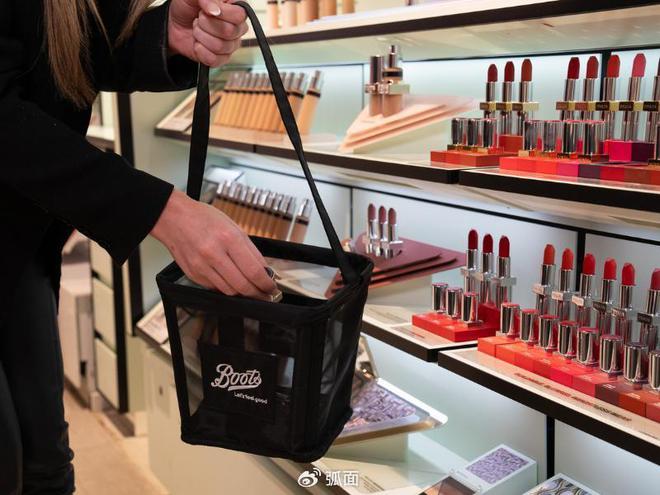 PG平台Boots2025年美容趋势：注重睡眠的护肤品和调节心情的香水占主导(图2)