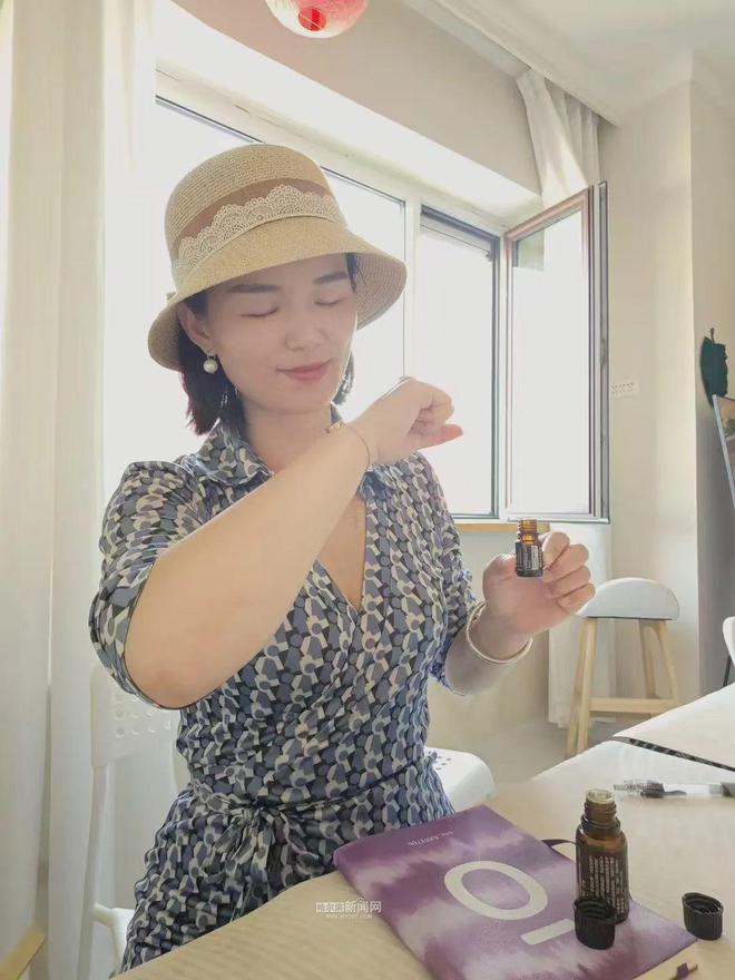 PG电子平台冰城女性优雅生活图鉴：岁月从不败美人(图1)
