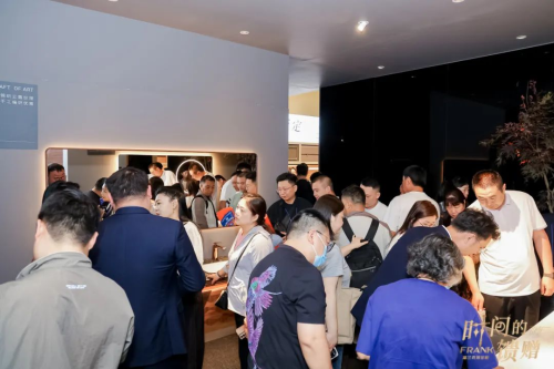 让世界看见中国原创力量富兰克浴室柜主题新品重磅亮相上海厨卫展(图1)