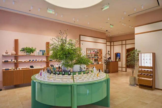 PG电子平台PERFUMEBOX拾氛气盒静安旗舰店入驻上海久光中心更治愈、更贴心、更高效的都市嗅觉情绪驿站！(图2)
