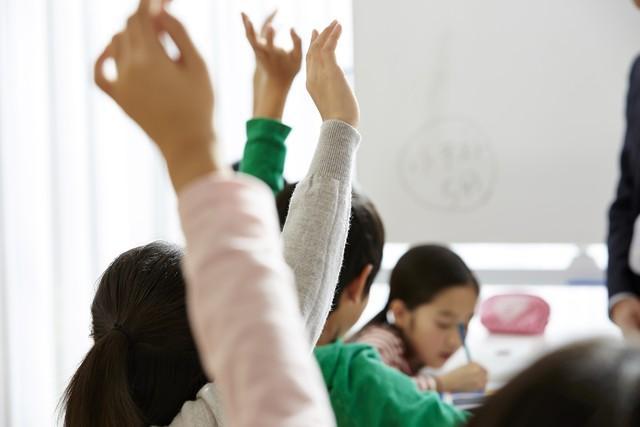 PG平台中学生抑郁心理疏导：高中抑郁症怎么缓解心里的焦虑(图2)