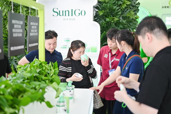 三十载深耕洗护领域蒂花之秀携年度新品亮相第29届CBE美博会(图3)
