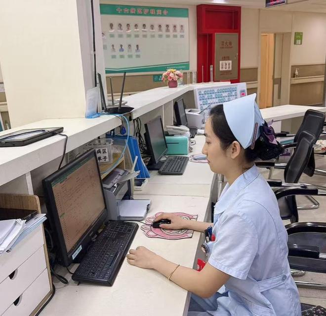 PG电子网站从指尖到心间：他们用双重“温度”守护生命(图4)