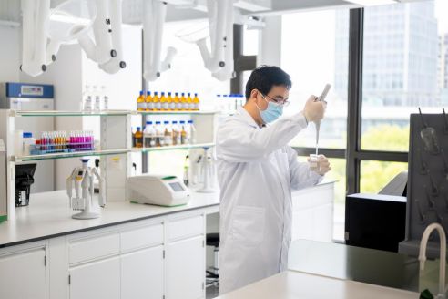 PG电子网站逸仙集团用长期主义构筑美妆科技护城河塑造长期价值(图1)