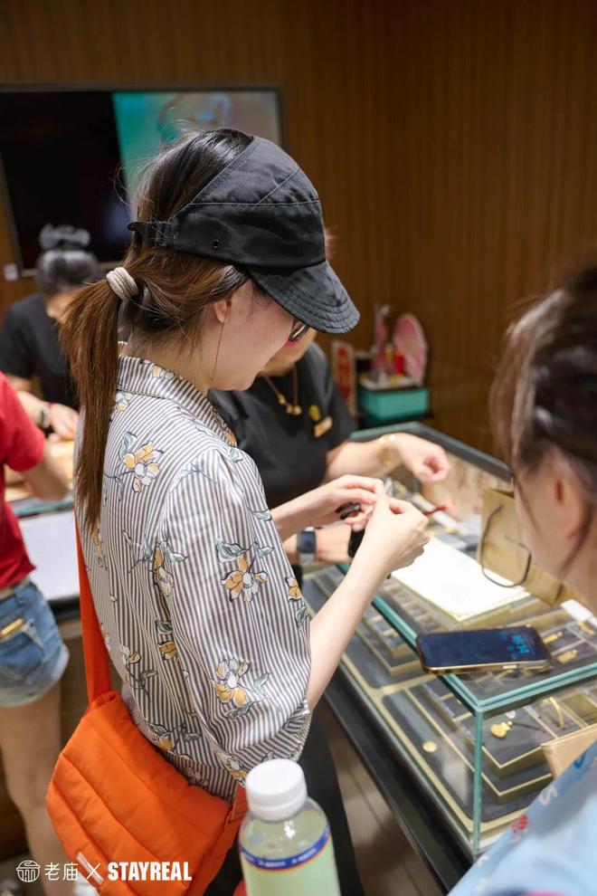 “伊”手快报赵丽颖、孟子义、林允携手秋风遇见新意：在光影与质感中锋芒再露(图16)