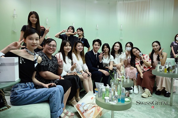 TVB艺人林正峰担任婕她敏肌抗衰专柜「一日店长」共倡「千人千面」护肤答案(图6)