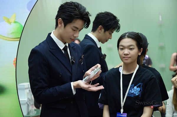 TVB艺人林正峰担任婕她敏肌抗衰专柜「一日店长」共倡「千人千面」护肤答案(图5)