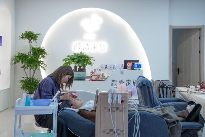 颜谱家族宝妈护肤方法分享：碎片化时间也能做好皮肤管理(图2)