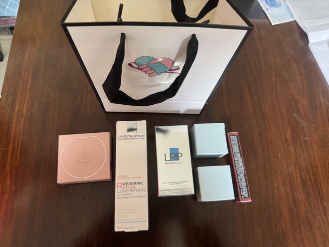 准医生遗落千元化妆品武汉公交团队接力助寻回(图2)