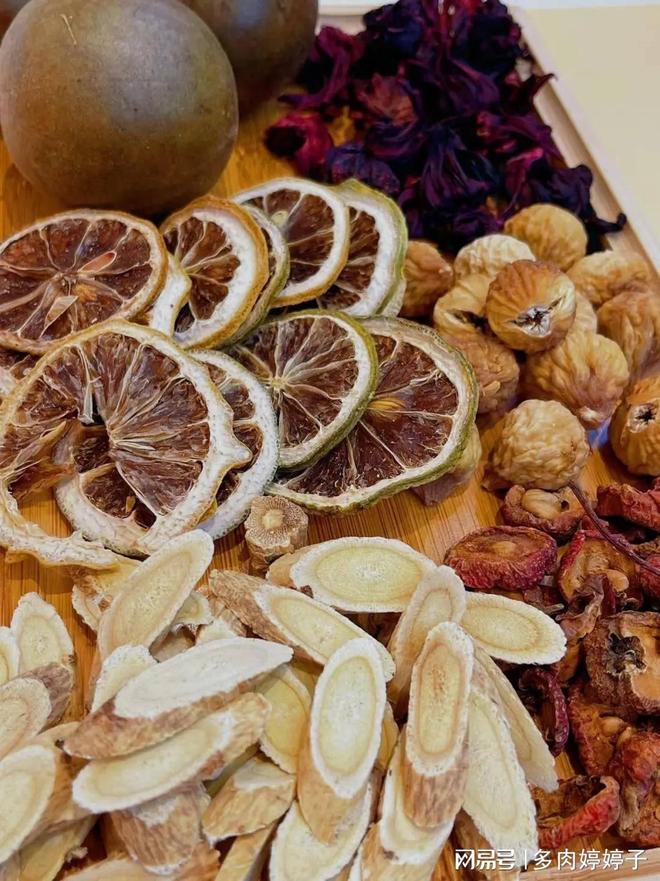 PG平台油痘肌自救！内调喝对汤再也不反复(图1)