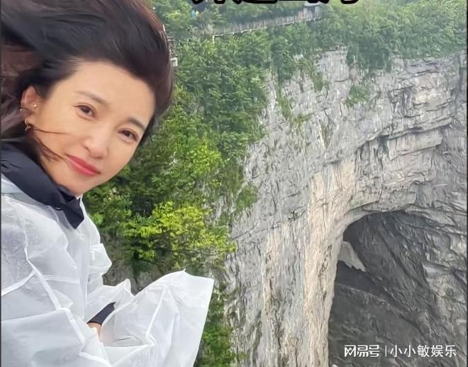 PG电子平台不精修李冰冰一组随拍刷屏高考季？真相戳中大众审美疲惫(图2)