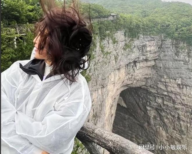 PG电子平台不精修李冰冰一组随拍刷屏高考季？真相戳中大众审美疲惫(图3)