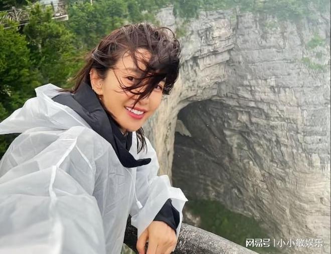 PG电子平台不精修李冰冰一组随拍刷屏高考季？真相戳中大众审美疲惫(图4)