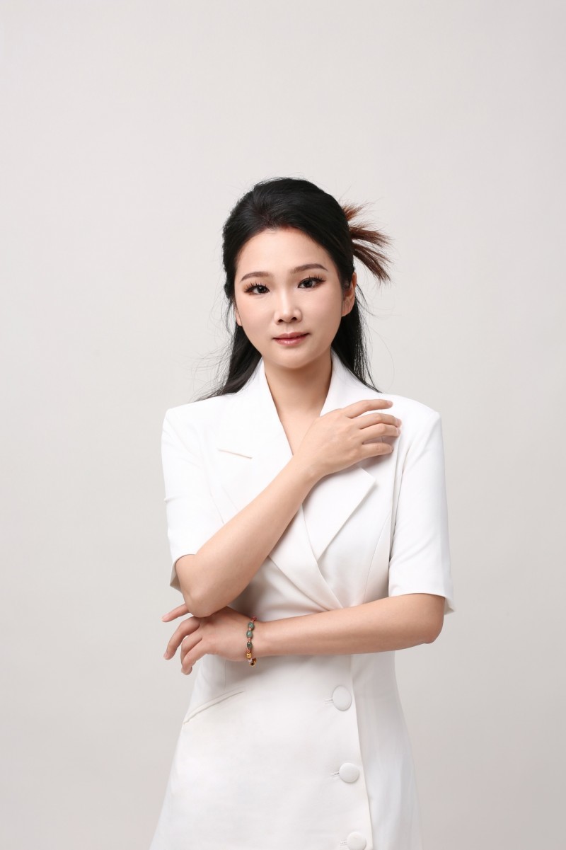 伊的家高级护肤达人何云香：专业力量为女性健康与美丽赋能(图1)