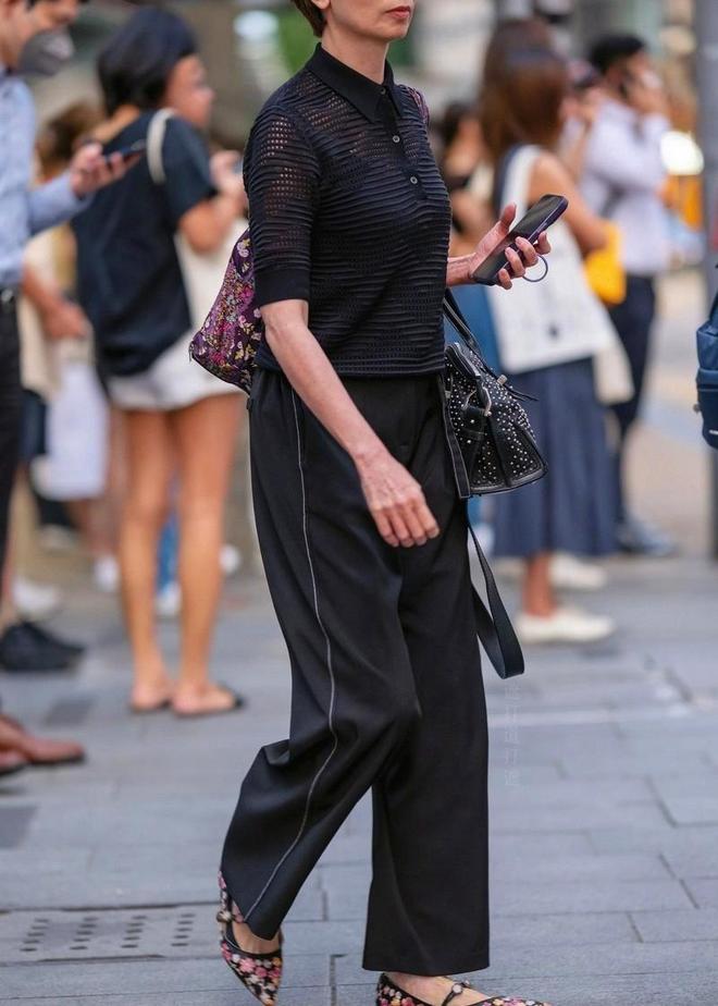 她是央视主持人中最接地气的一个退休后依旧拥有内在美支撑魅力(图3)